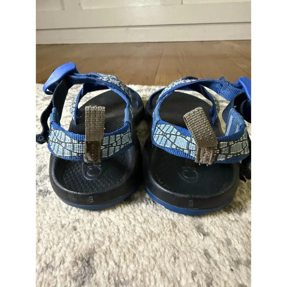 Kids Chaco z-strap Sandals size 3